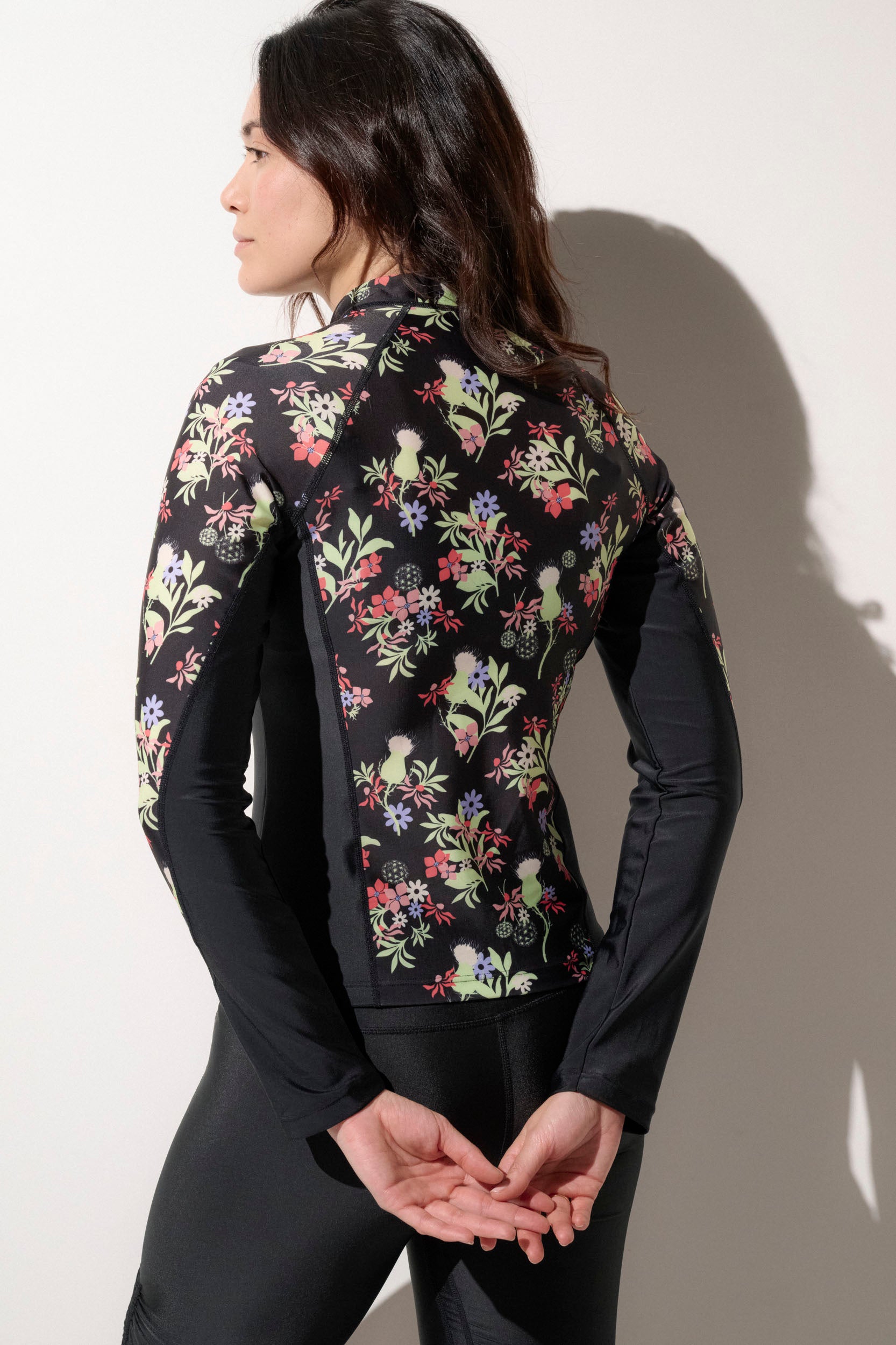 Veste de bain anti-UV Femme, fleurs colorées, respirante et légère, parfaite pour activités aquatiques, UPF 50+.