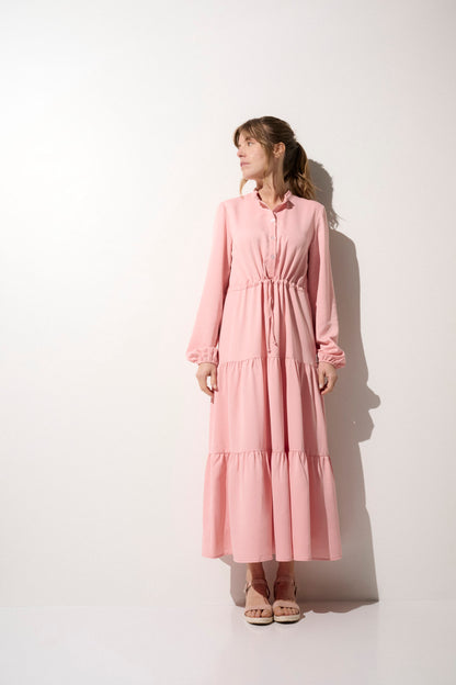 Robe longue anti-UV rose pour femme, légère et élégante, parfaite pour se protéger du soleil au parc.