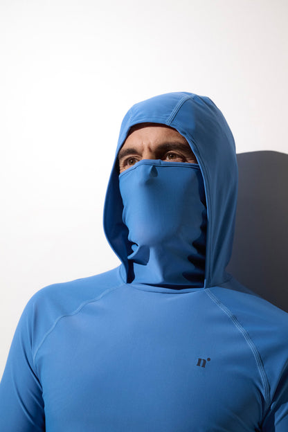 Sweat-shirt de bain anti-UV bleu pour homme, capuche, respirant, UPF50+, idéal pour les activités aquatiques.